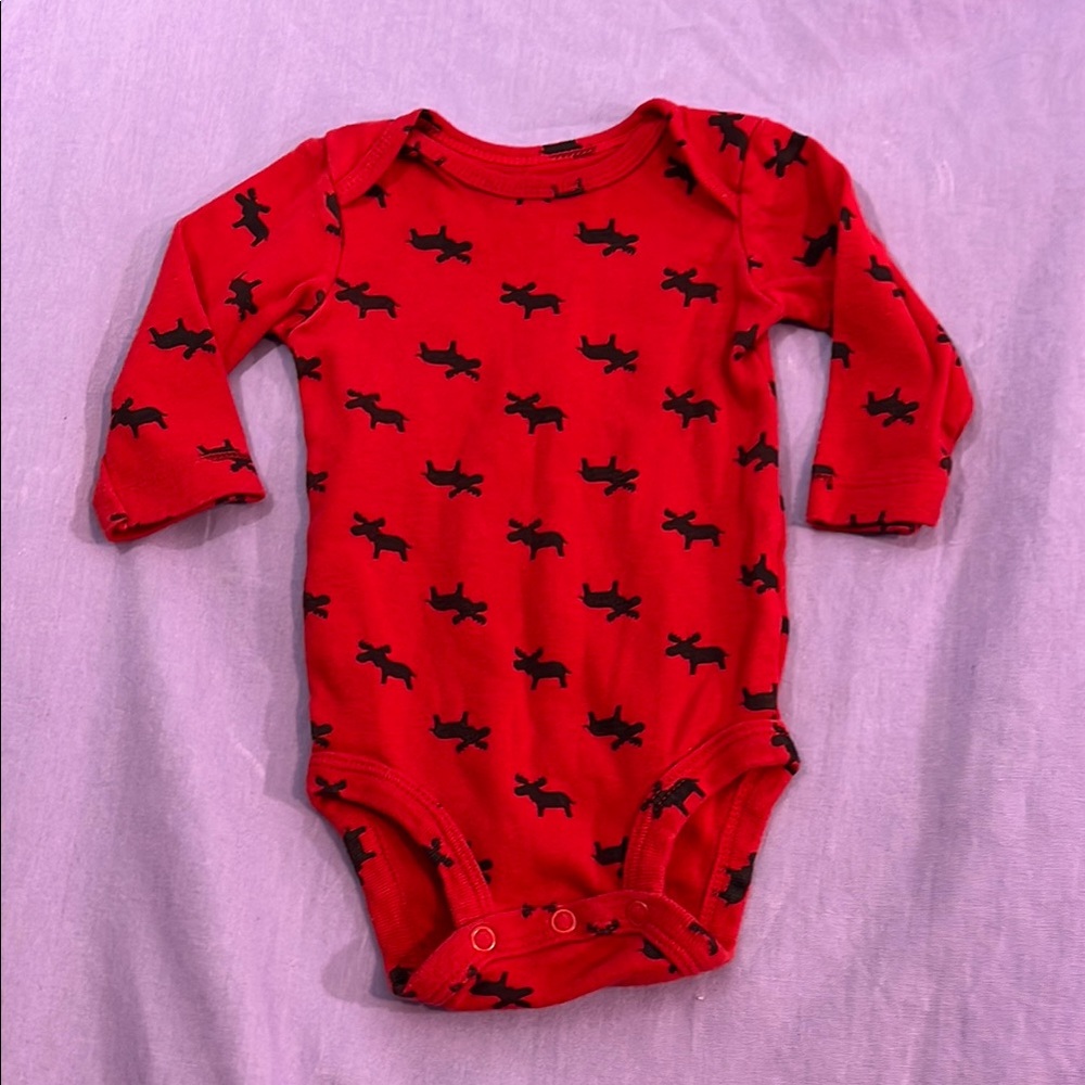 5 for $10 💜 Carters moose shirt size 3 months